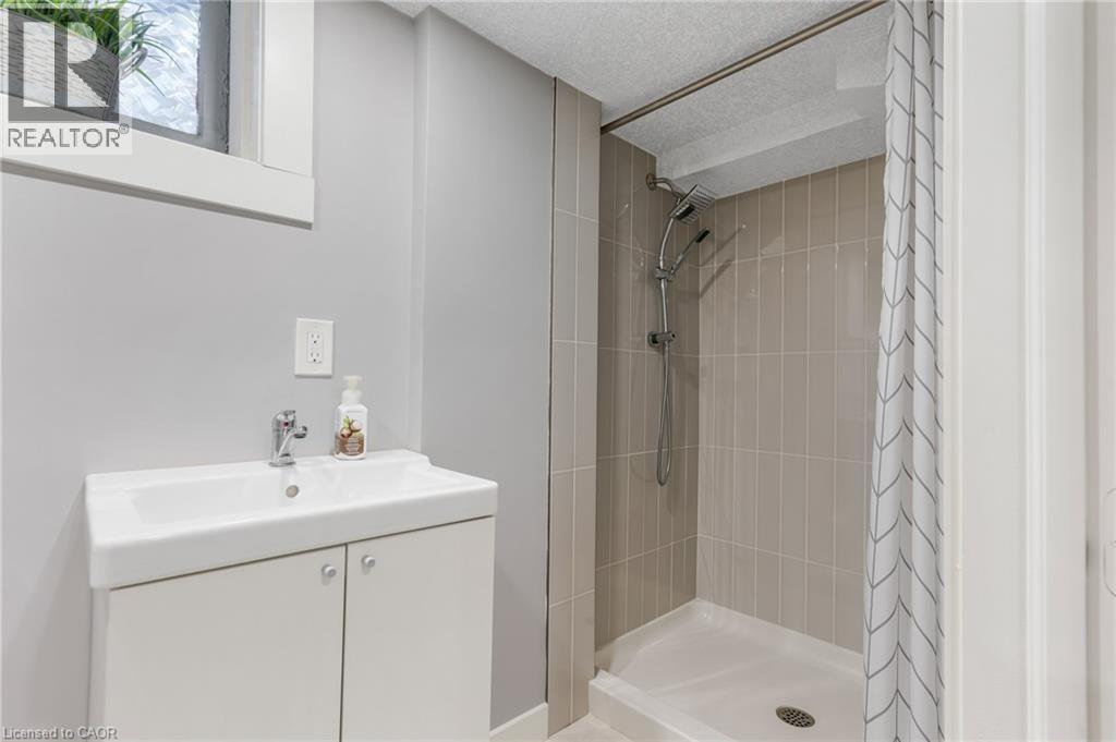 129 Ahrens Street W, Kitchener, Ontario  N2H 4L4 - Photo 35 - 40825003