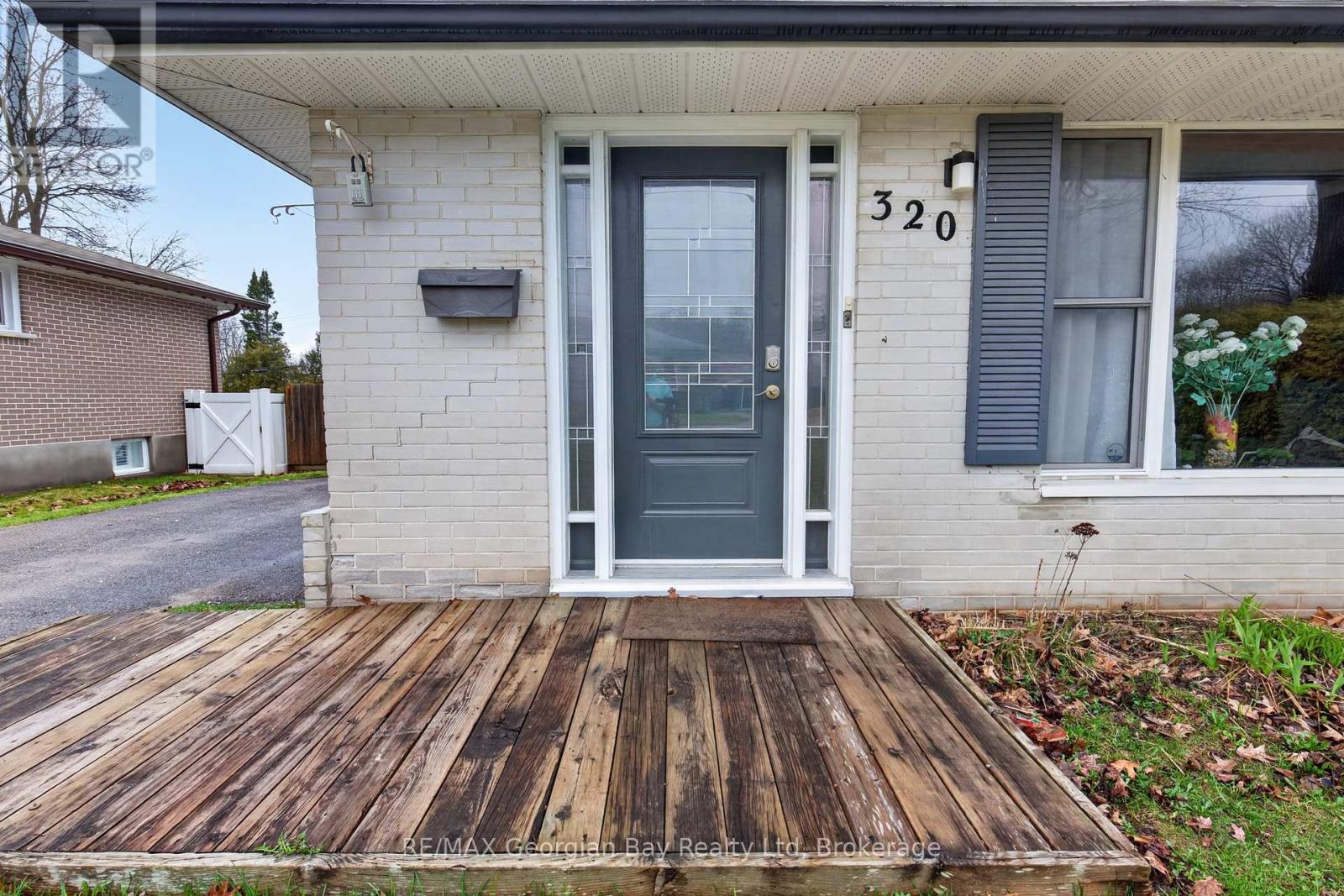 320 Scott Street, Midland, Ontario  L4R 2N1 - Photo 2 - S13094568