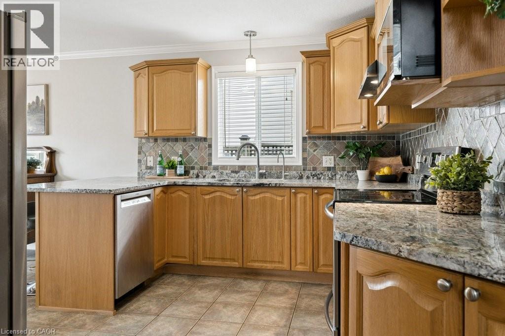 641 Interlaken Drive, Waterloo, Ontario  N2T 2Y5 - Photo 10 - 40826278