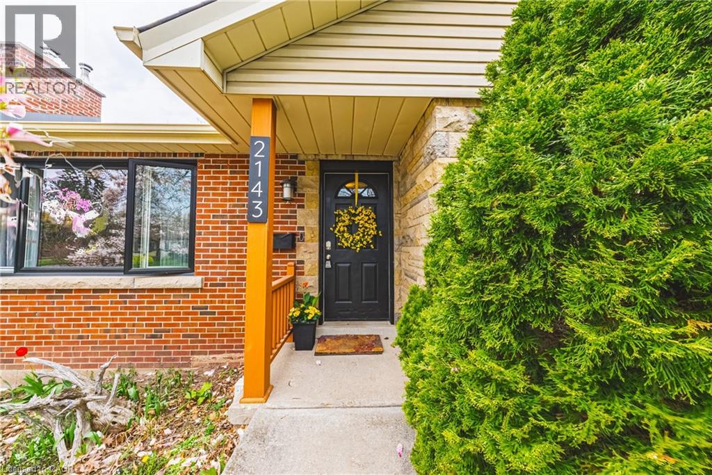 2143 Deyncourt Drive, Burlington, Ontario  L7R 1W2 - Photo 3 - 40826124