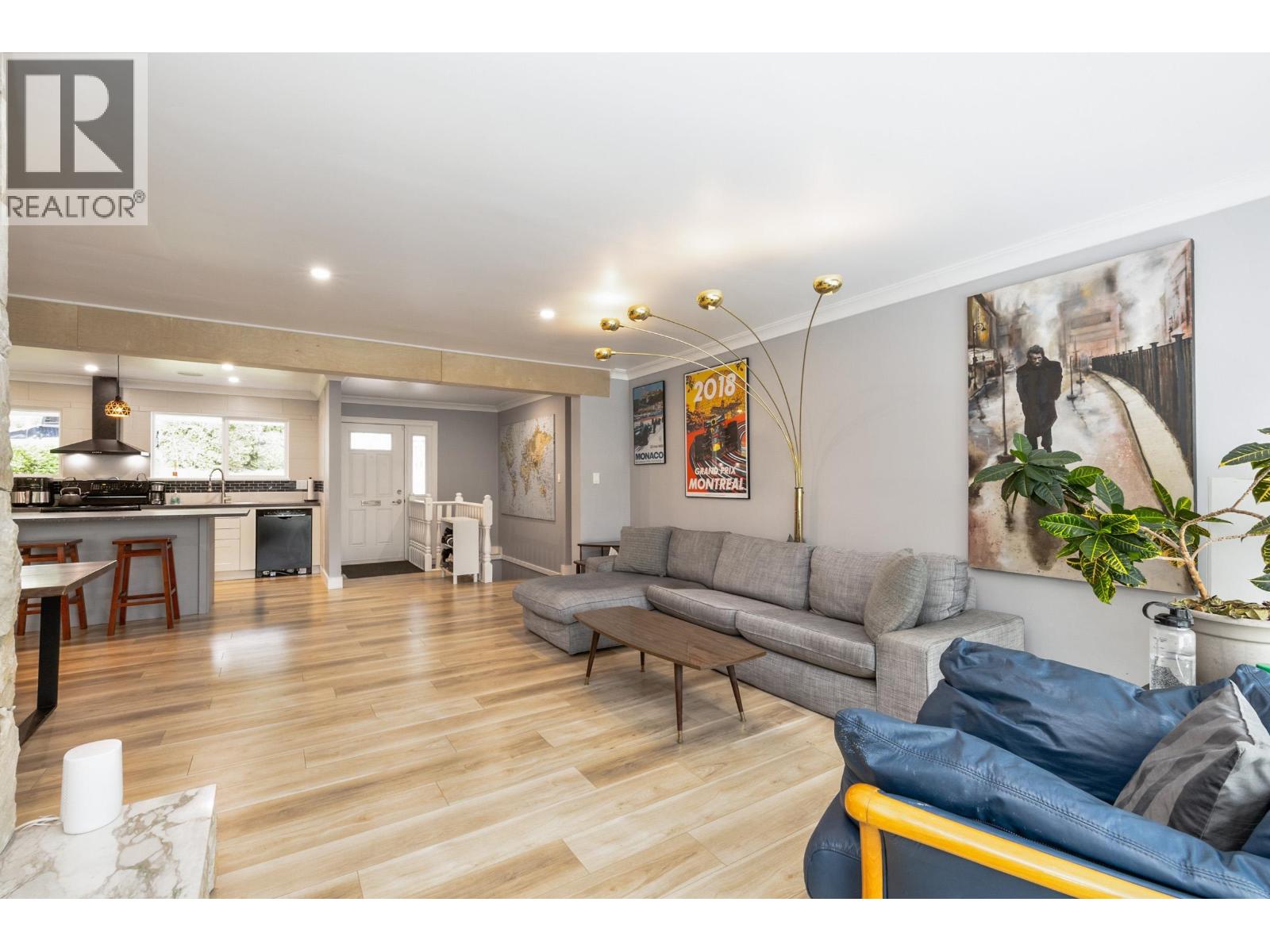 320 Gloucester Court, Coquitlam, British Columbia  V3K 5S5 - Photo 6 - R3116034