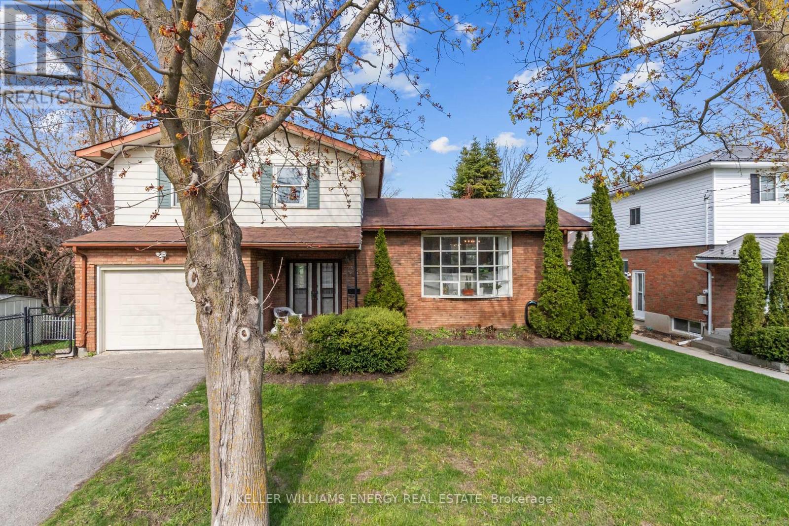 58 VICTORIA AVENUE N, Kawartha Lakes, Ontario