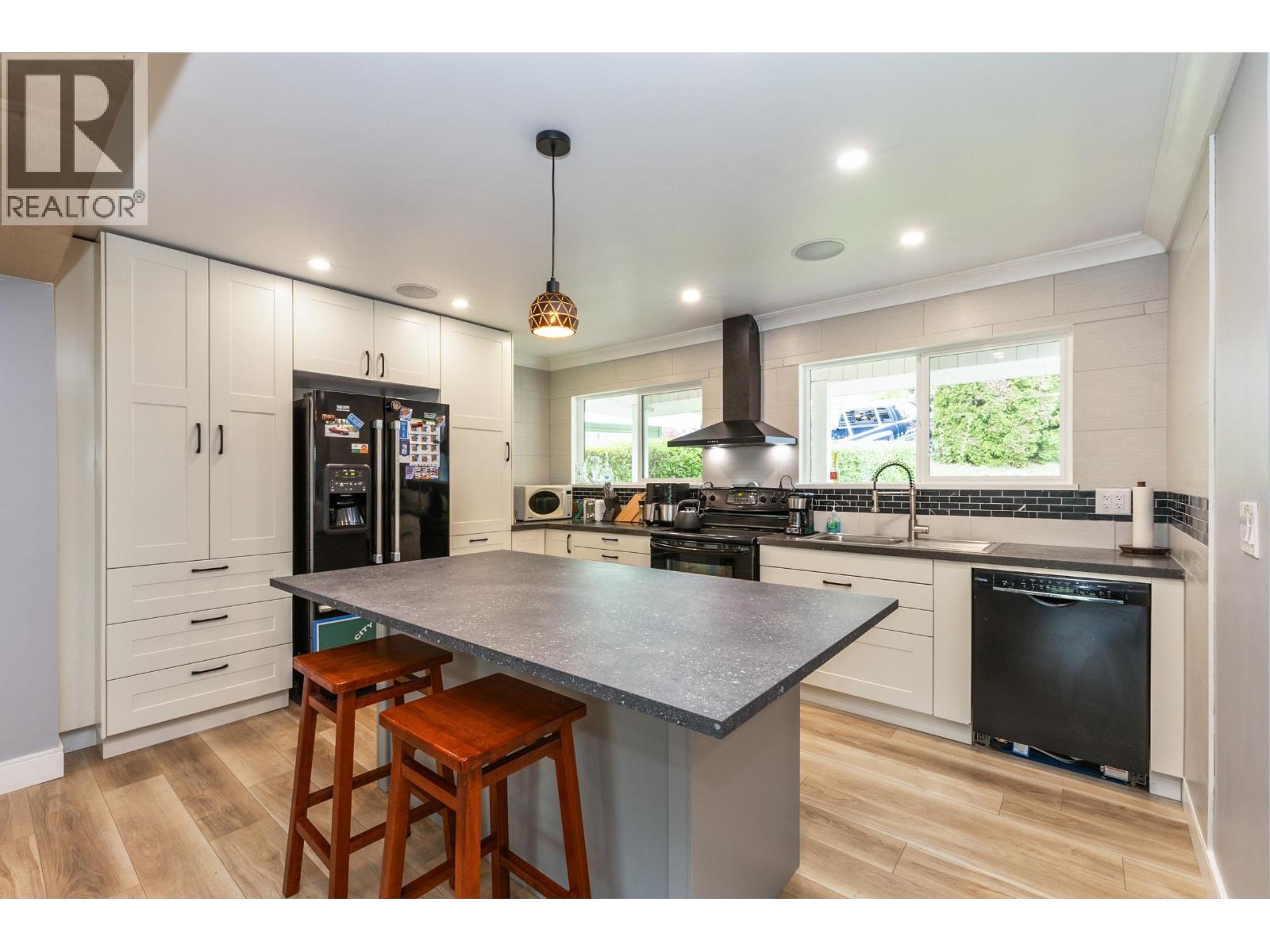 320 Gloucester Court, Coquitlam, British Columbia  V3K 5S5 - Photo 12 - R3116034