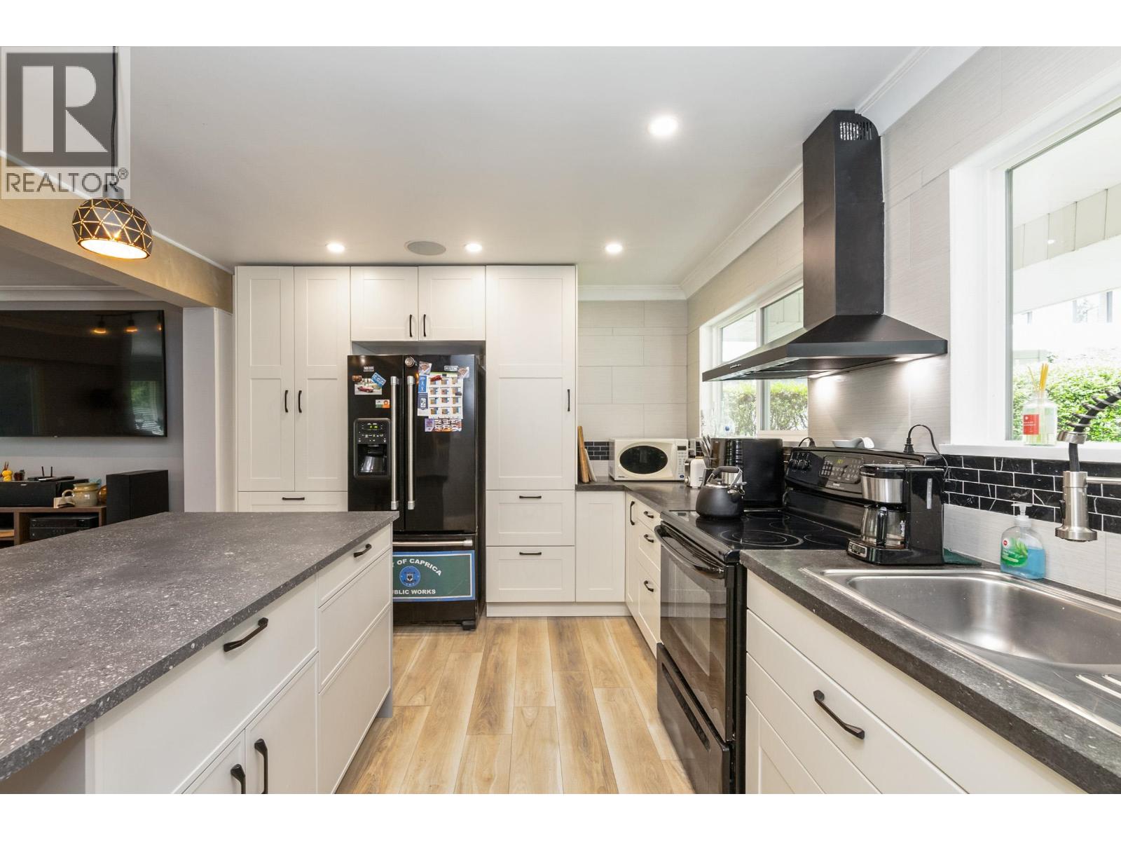 320 Gloucester Court, Coquitlam, British Columbia  V3K 5S5 - Photo 13 - R3116034