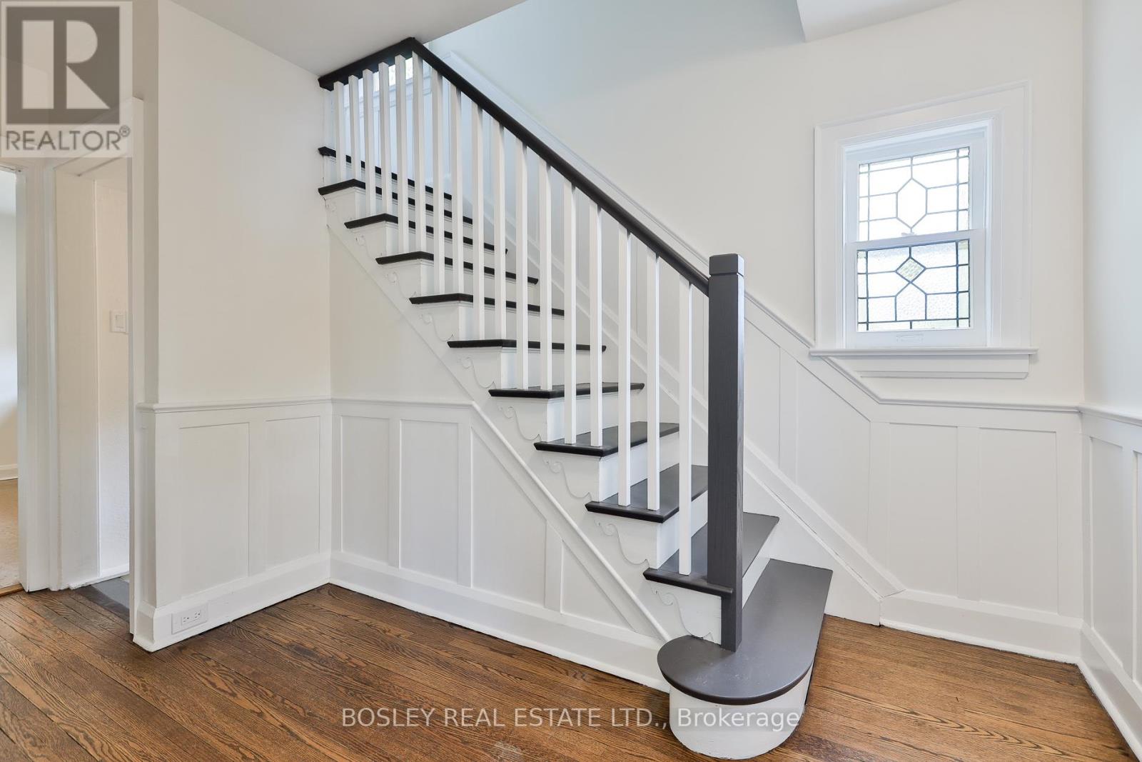 109 Southvale Drive, Toronto, Ontario  M4G 1G4 - Photo 13 - C13094494