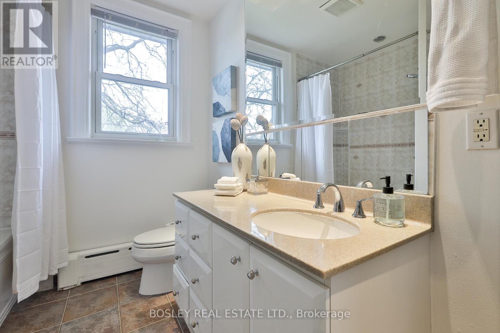 109 Southvale Drive, Toronto, Ontario  M4G 1G4 - Photo 22 - C13094494