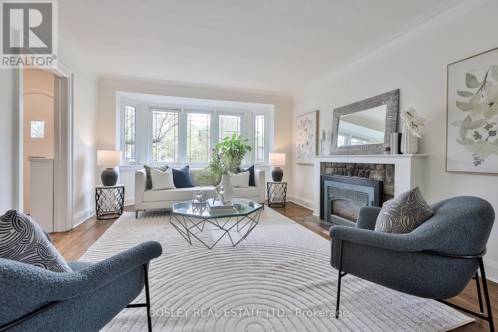 109 Southvale Drive, Toronto, Ontario  M4G 1G4 - Photo 4 - C13094494