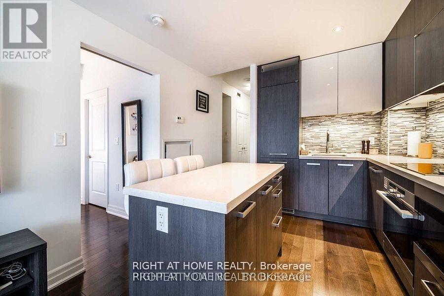 3203 - 8 The Esplanade, Toronto, Ontario  M5E 0A6 - Photo 7 - C13094506