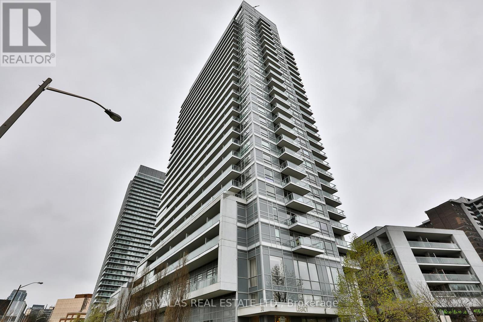 2110 - 30 HERONS HILL WAY, Toronto, Ontario