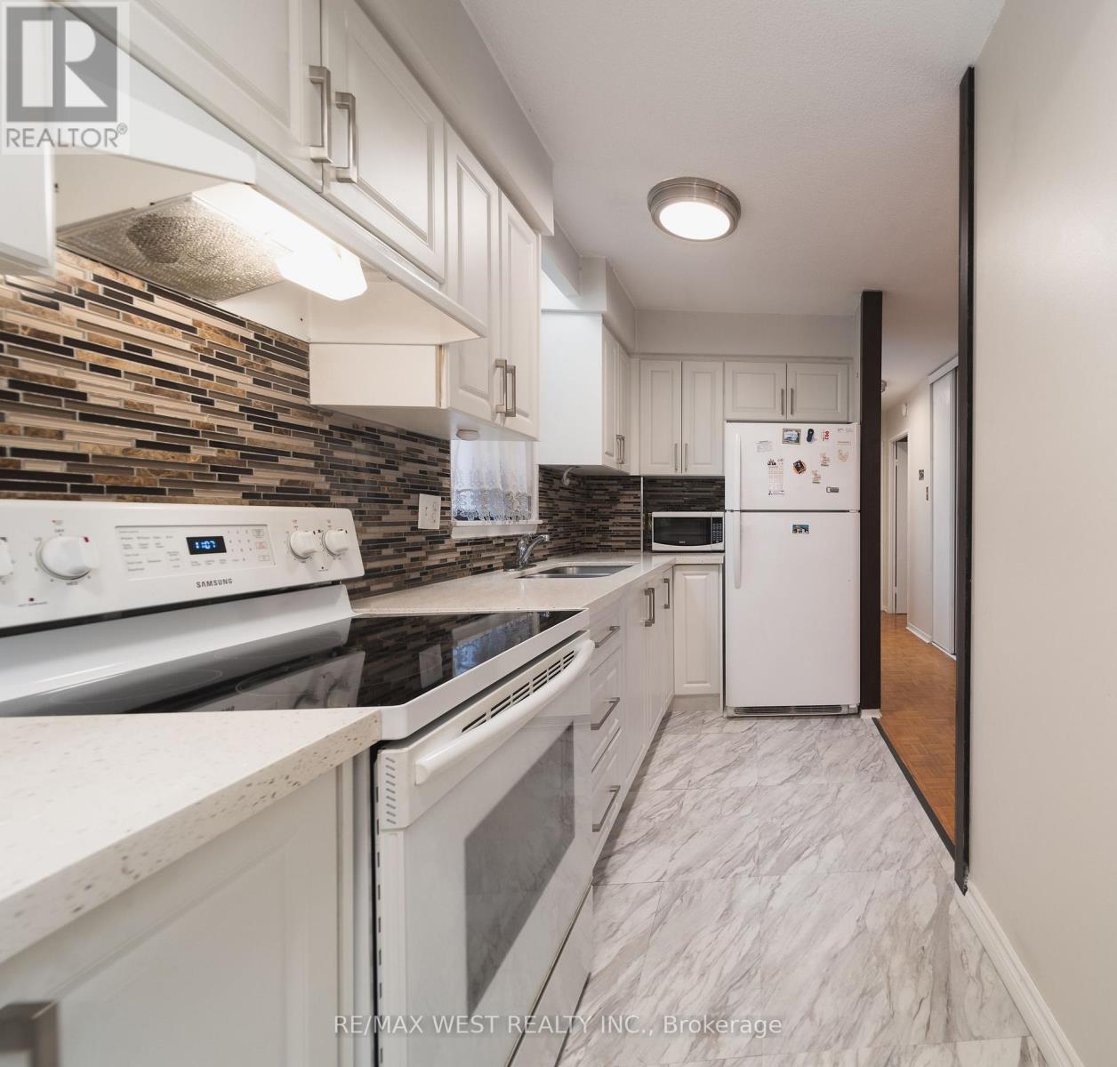 1-202 - 50 Old Kingston Road, Toronto, Ontario  M1E 4Y1 - Photo 3 - E13094510