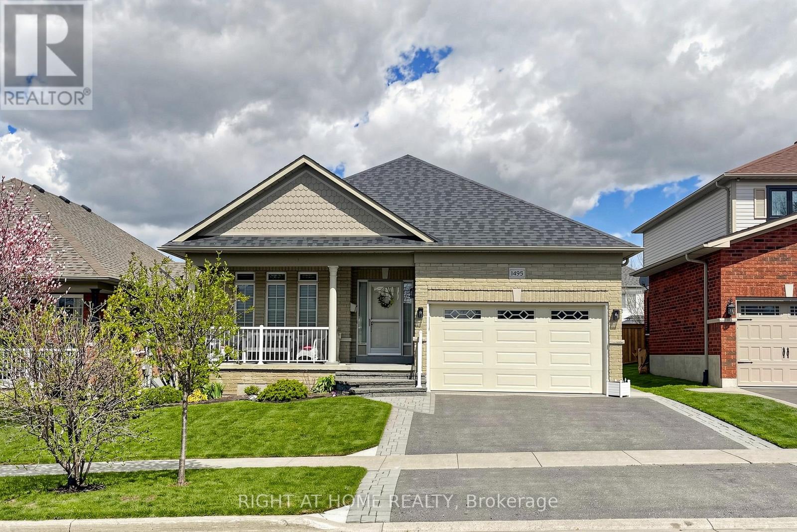 1495 Greenvalley Trail, Oshawa, Ontario  L1K 2N5 - Photo 2 - E13094540