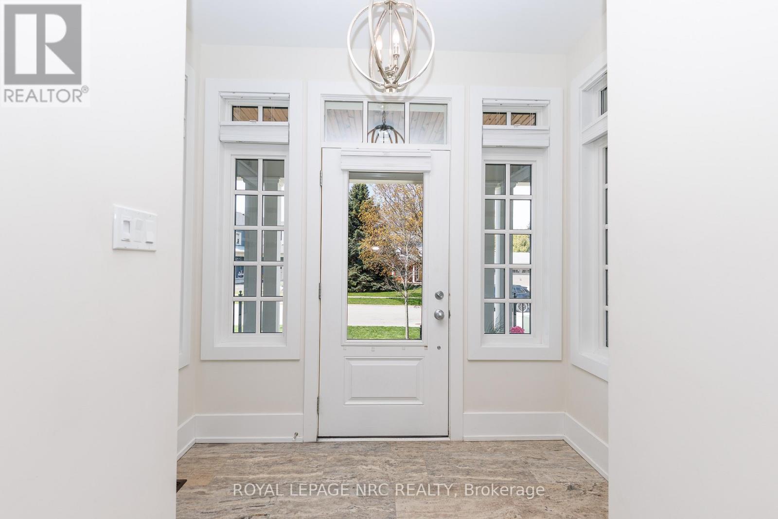 97 Brock Street, Niagara-On-The-Lake, Ontario  L0S 1J0 - Photo 9 - X13094634