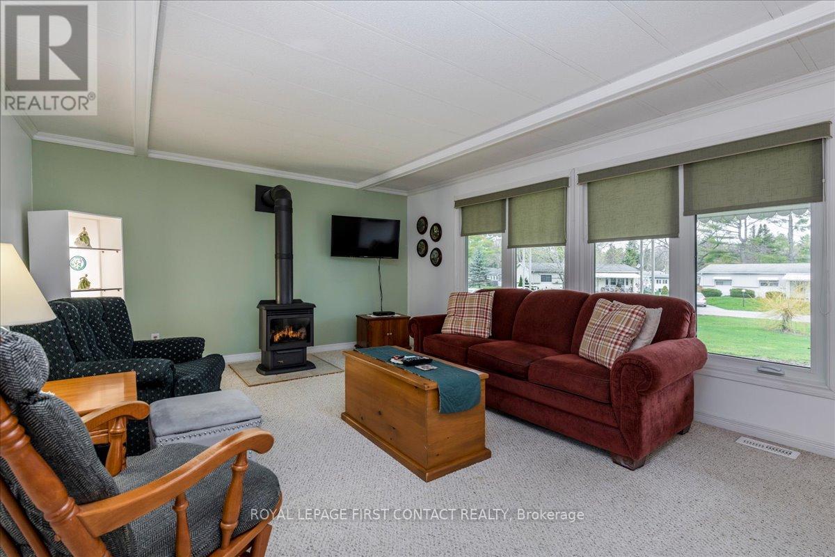 1 Juniper Court, Innisfil, Ontario  L9S 1N2 - Photo 5 - N13094508