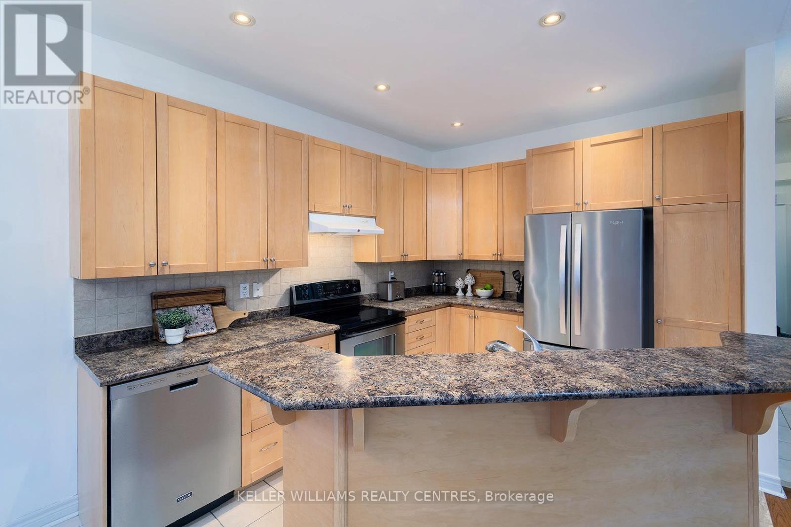 97 Woodbury Crescent, Newmarket, Ontario  L3X 2T2 - Photo 9 - N13094612