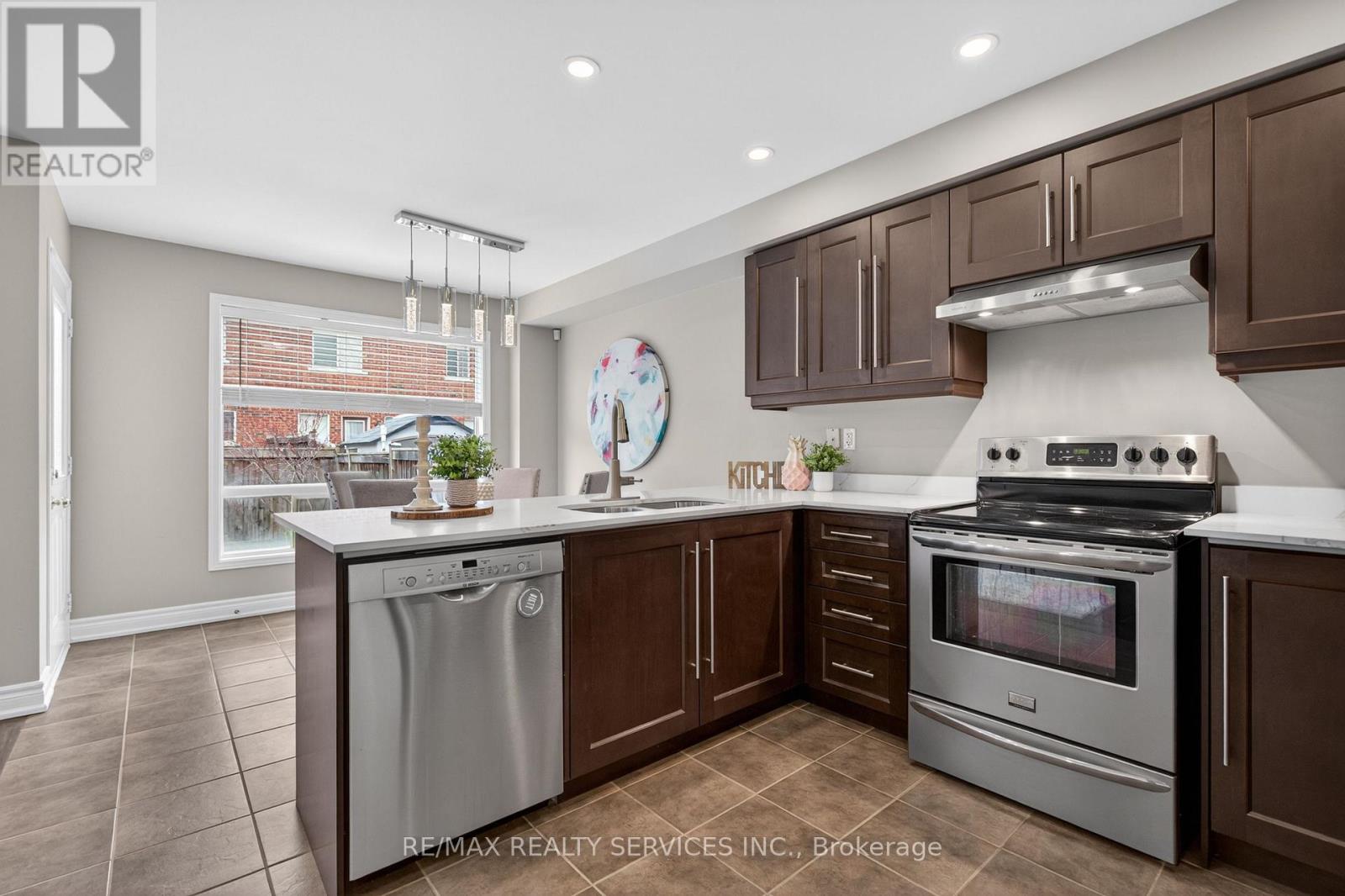 12 Nutwood Way, Brampton, Ontario  L6R 0X7 - Photo 12 - W13094476