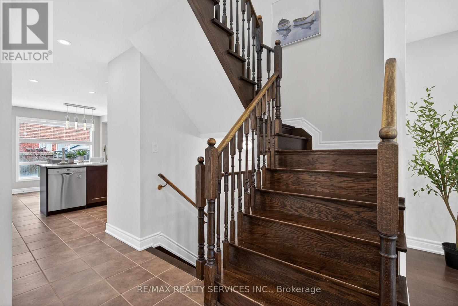 12 Nutwood Way, Brampton, Ontario  L6R 0X7 - Photo 20 - W13094476