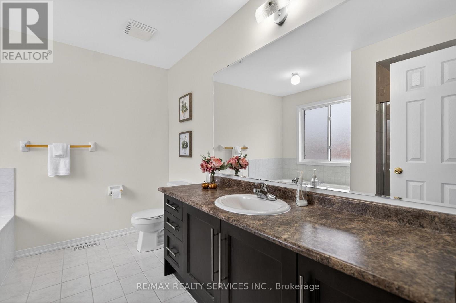 12 Nutwood Way, Brampton, Ontario  L6R 0X7 - Photo 26 - W13094476