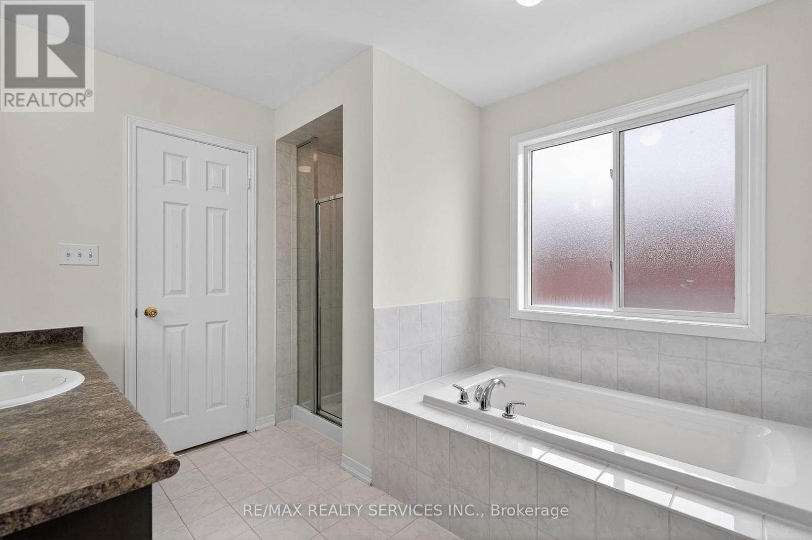 12 Nutwood Way, Brampton, Ontario  L6R 0X7 - Photo 28 - W13094476