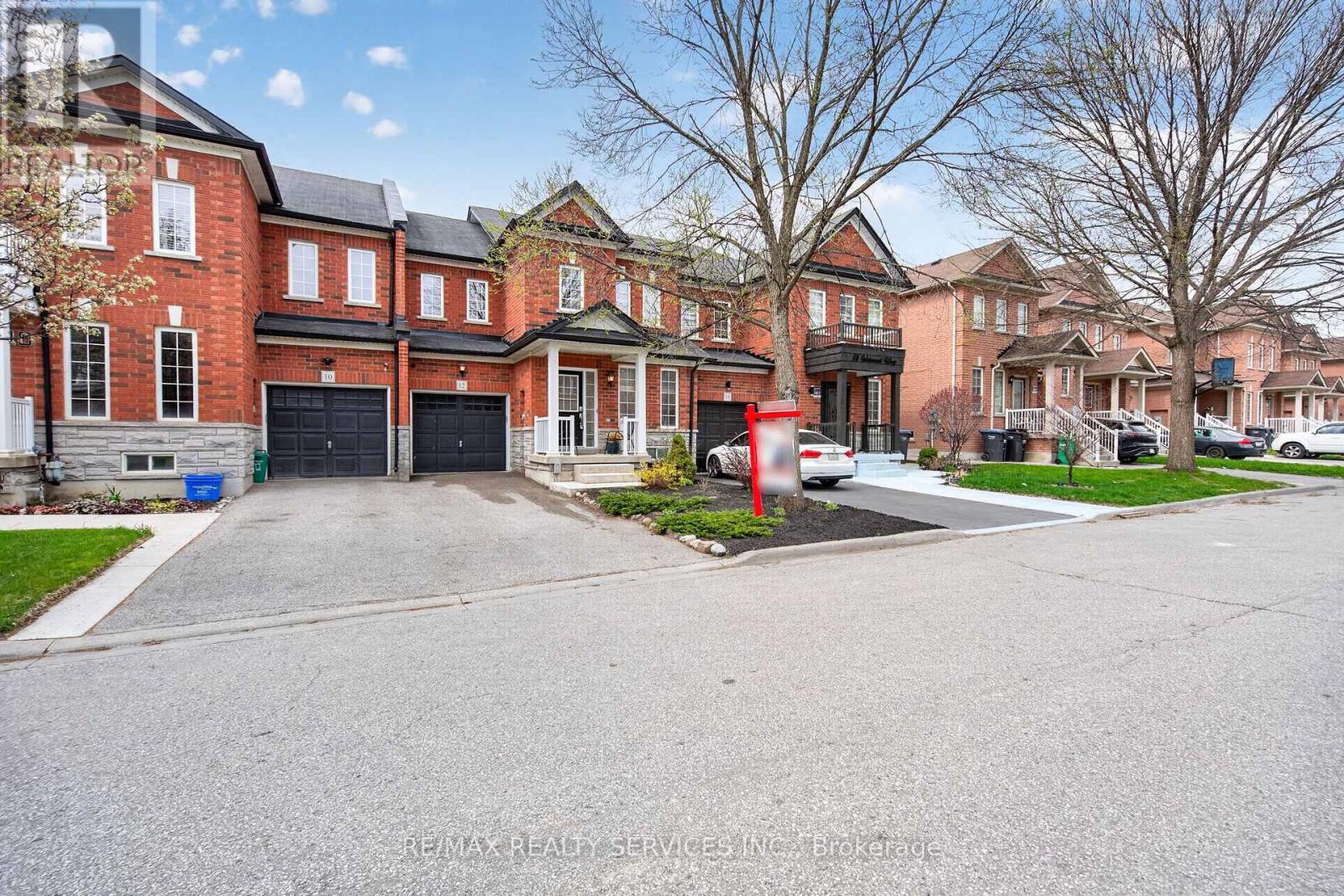 12 Nutwood Way, Brampton, Ontario  L6R 0X7 - Photo 3 - W13094476