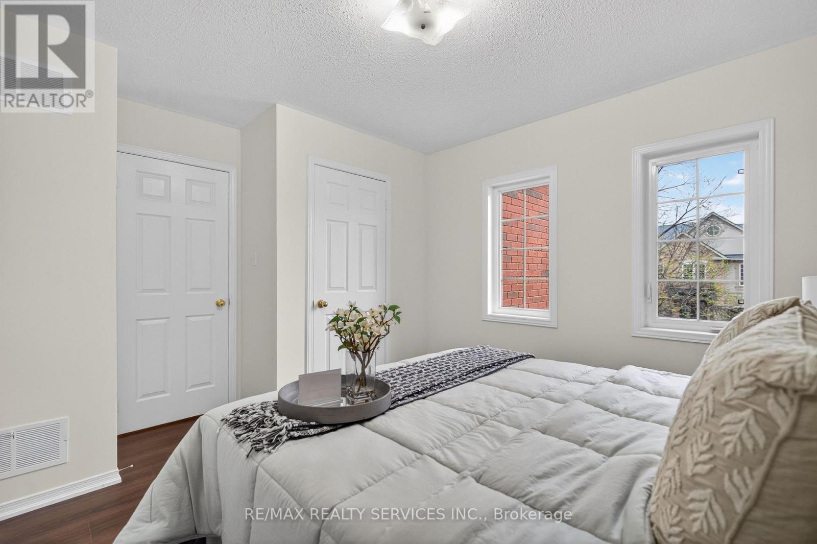 12 Nutwood Way, Brampton, Ontario  L6R 0X7 - Photo 37 - W13094476