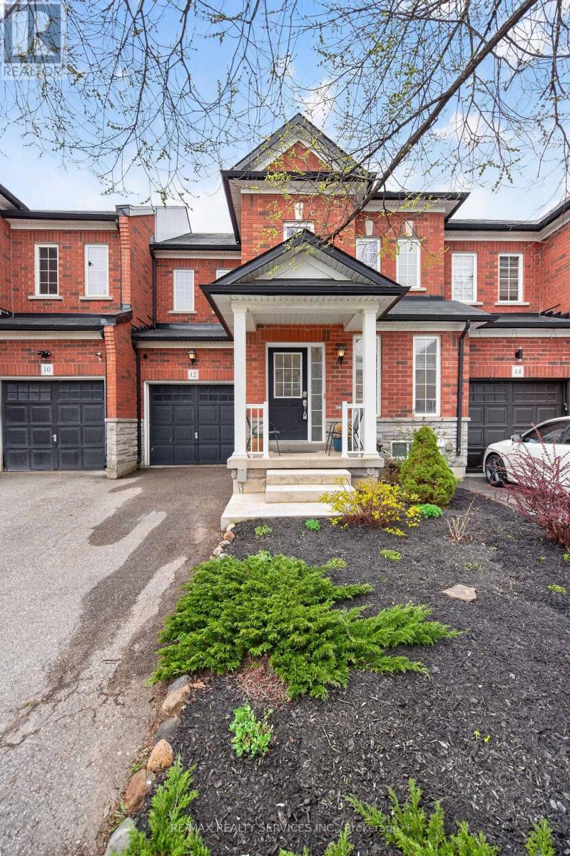 12 Nutwood Way, Brampton, Ontario  L6R 0X7 - Photo 4 - W13094476