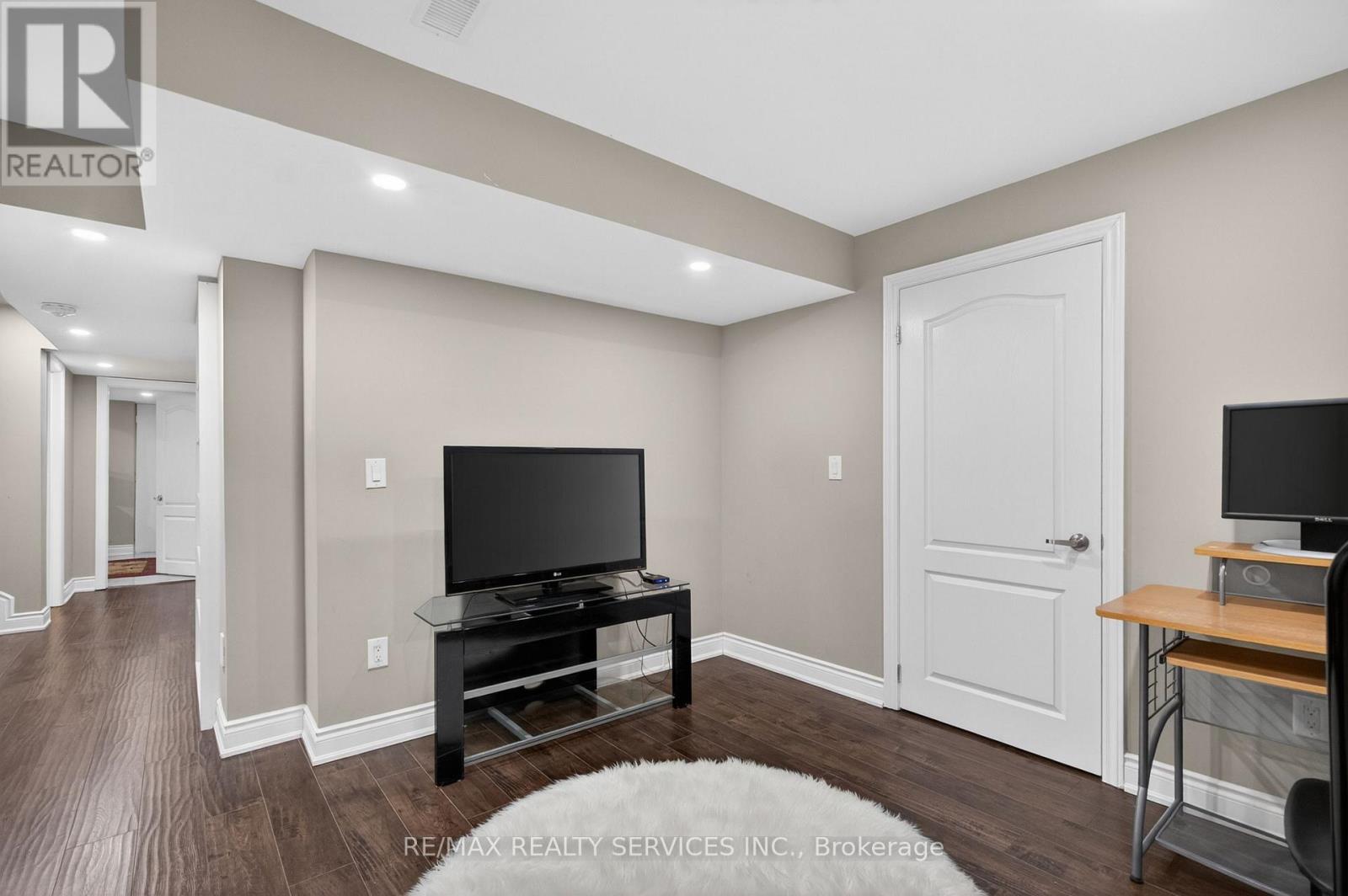 12 Nutwood Way, Brampton, Ontario  L6R 0X7 - Photo 40 - W13094476