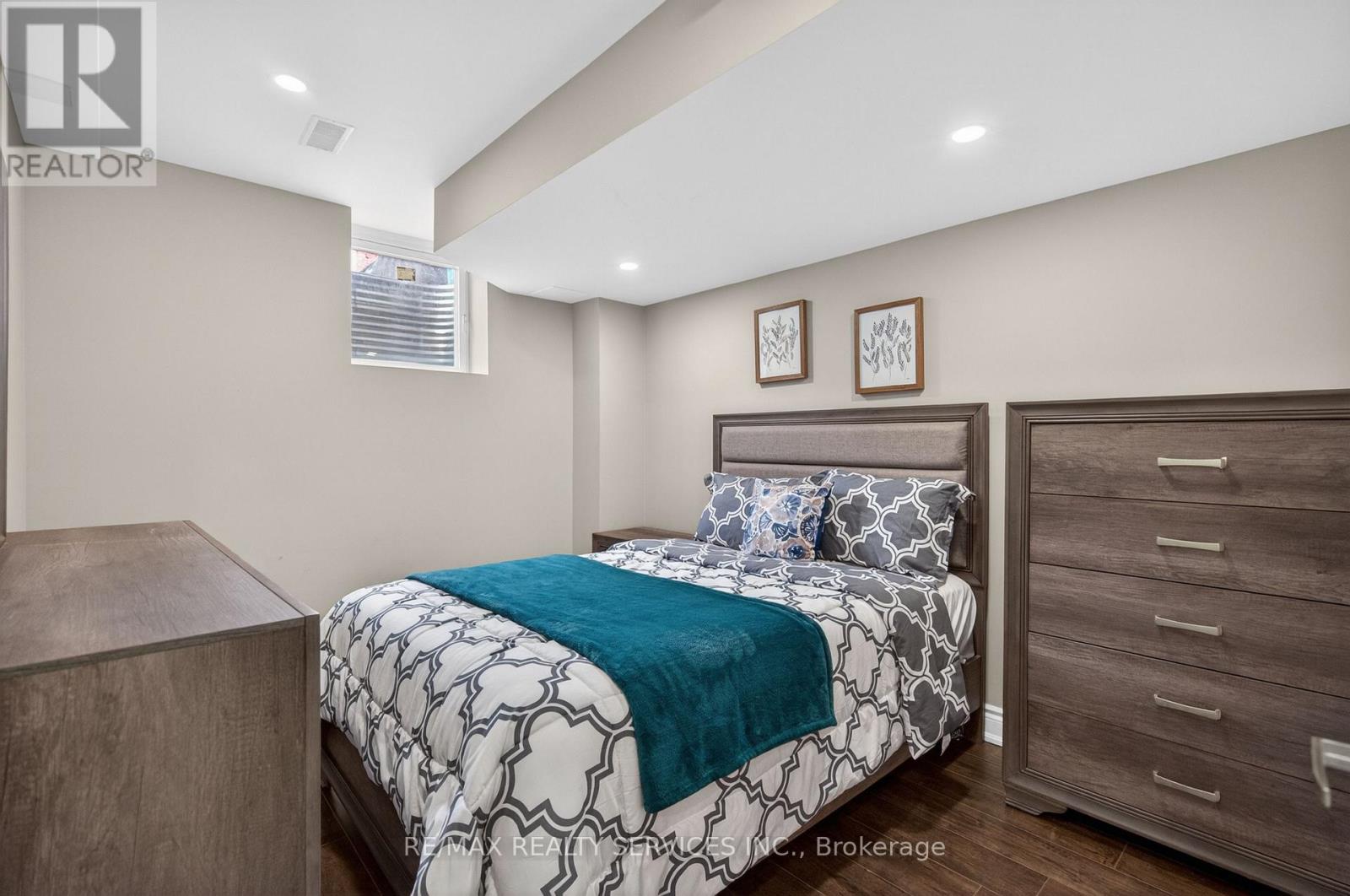 12 Nutwood Way, Brampton, Ontario  L6R 0X7 - Photo 41 - W13094476