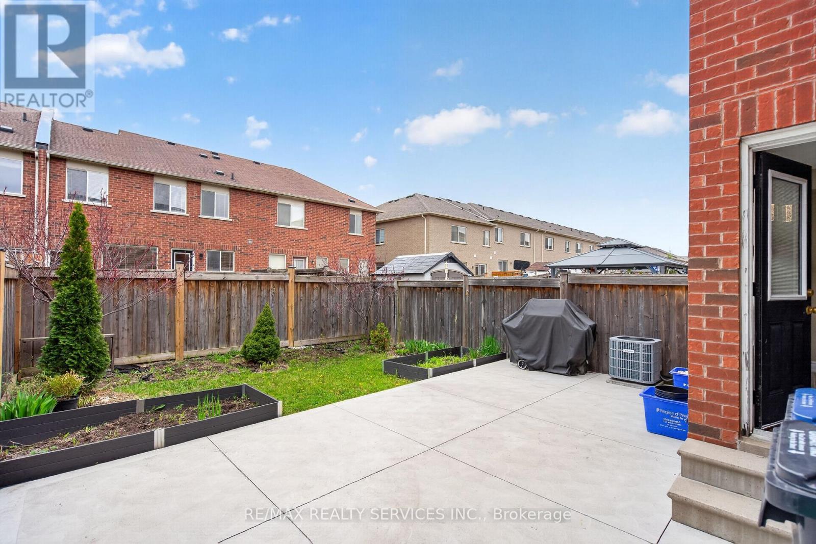 12 Nutwood Way, Brampton, Ontario  L6R 0X7 - Photo 47 - W13094476