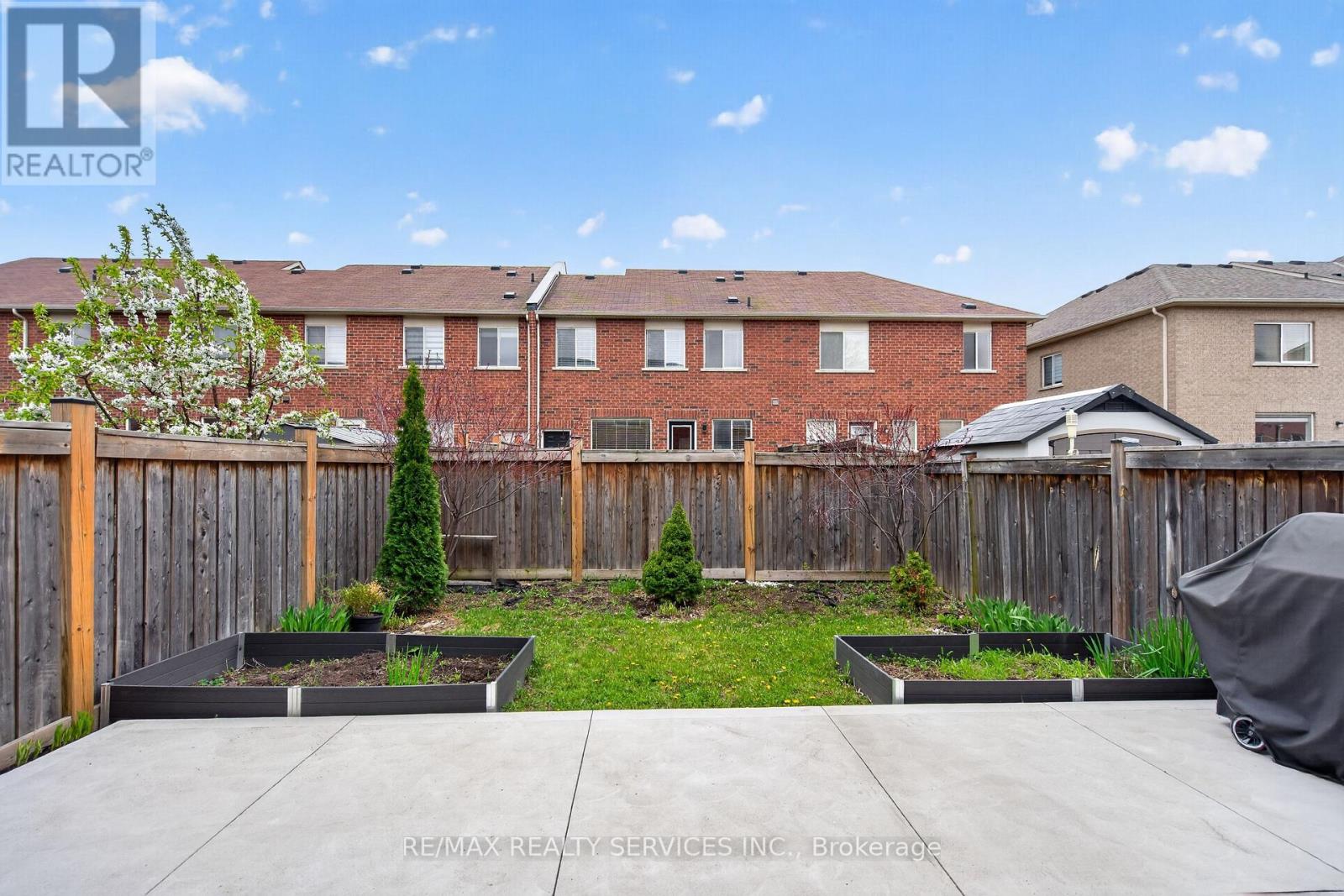 12 Nutwood Way, Brampton, Ontario  L6R 0X7 - Photo 48 - W13094476