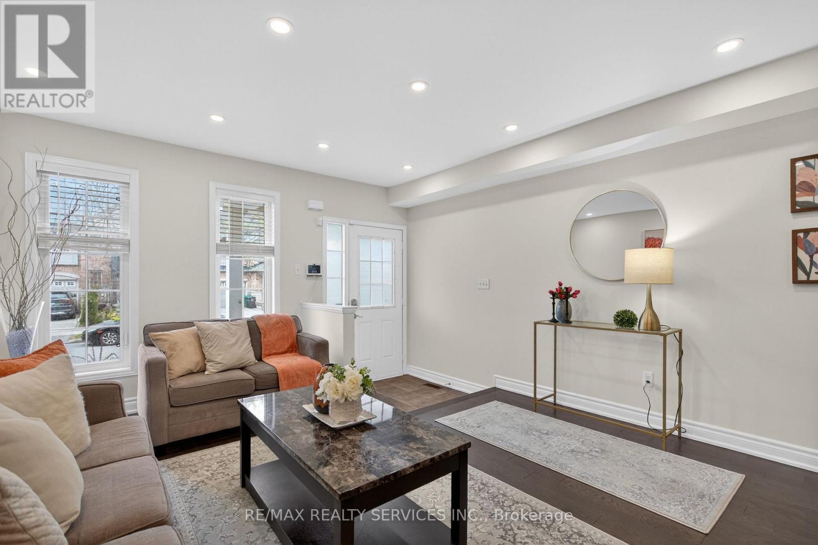 12 Nutwood Way, Brampton, Ontario  L6R 0X7 - Photo 9 - W13094476