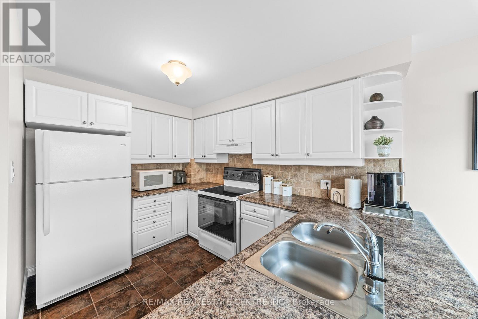 98 Mikado Crescent, Brampton, Ontario  L6S 3R7 - Photo 22 - W13094486