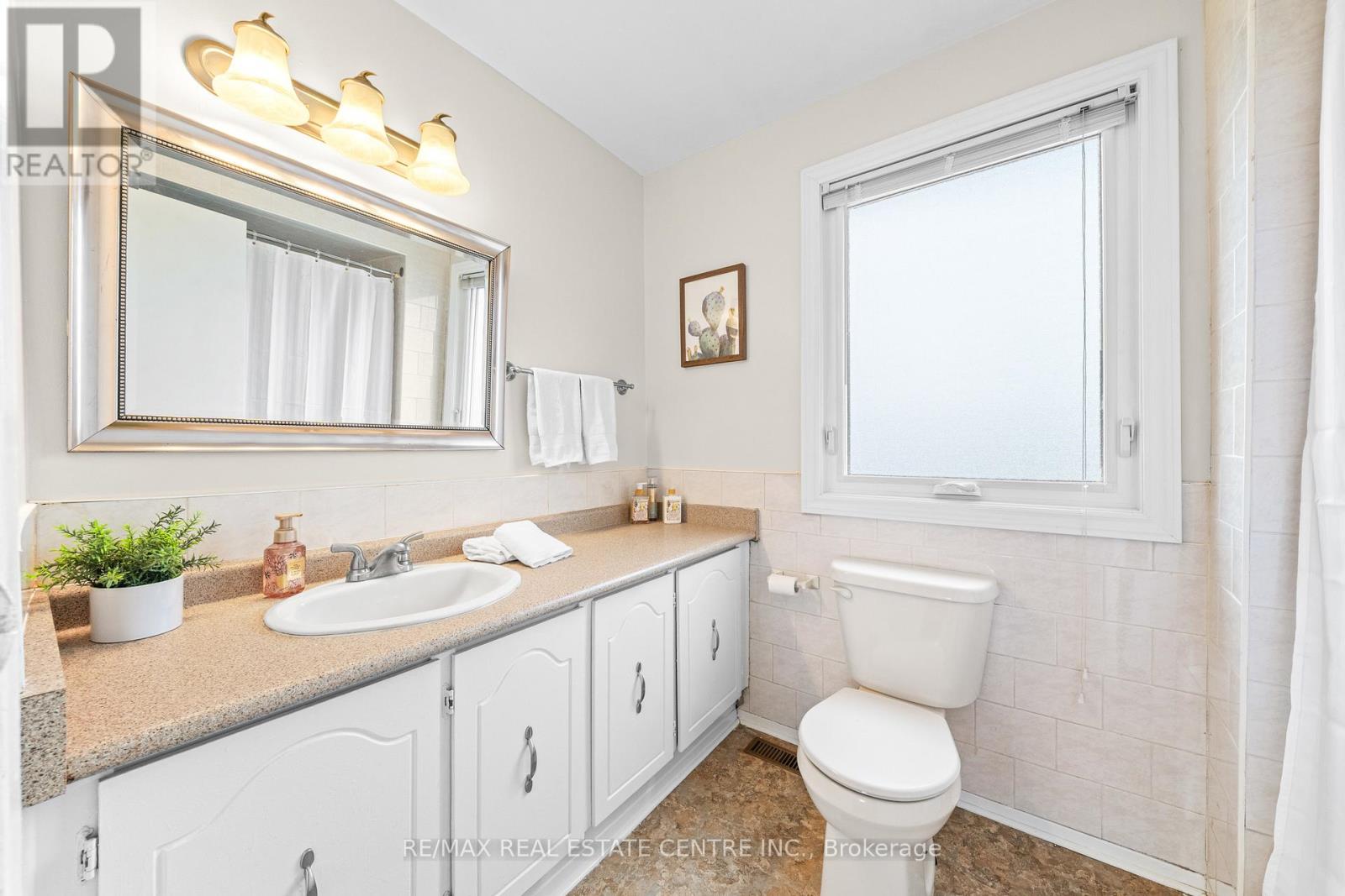 98 Mikado Crescent, Brampton, Ontario  L6S 3R7 - Photo 35 - W13094486