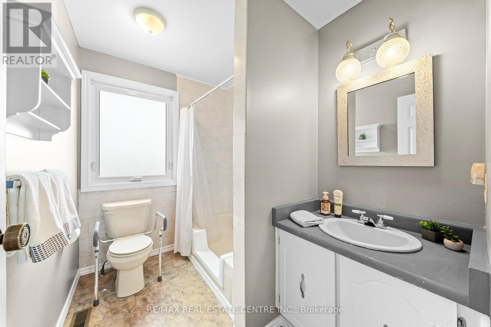 98 Mikado Crescent, Brampton, Ontario  L6S 3R7 - Photo 41 - W13094486