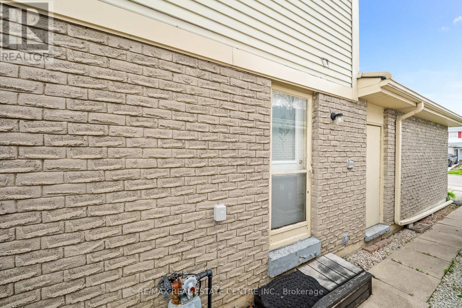 98 Mikado Crescent, Brampton, Ontario  L6S 3R7 - Photo 48 - W13094486