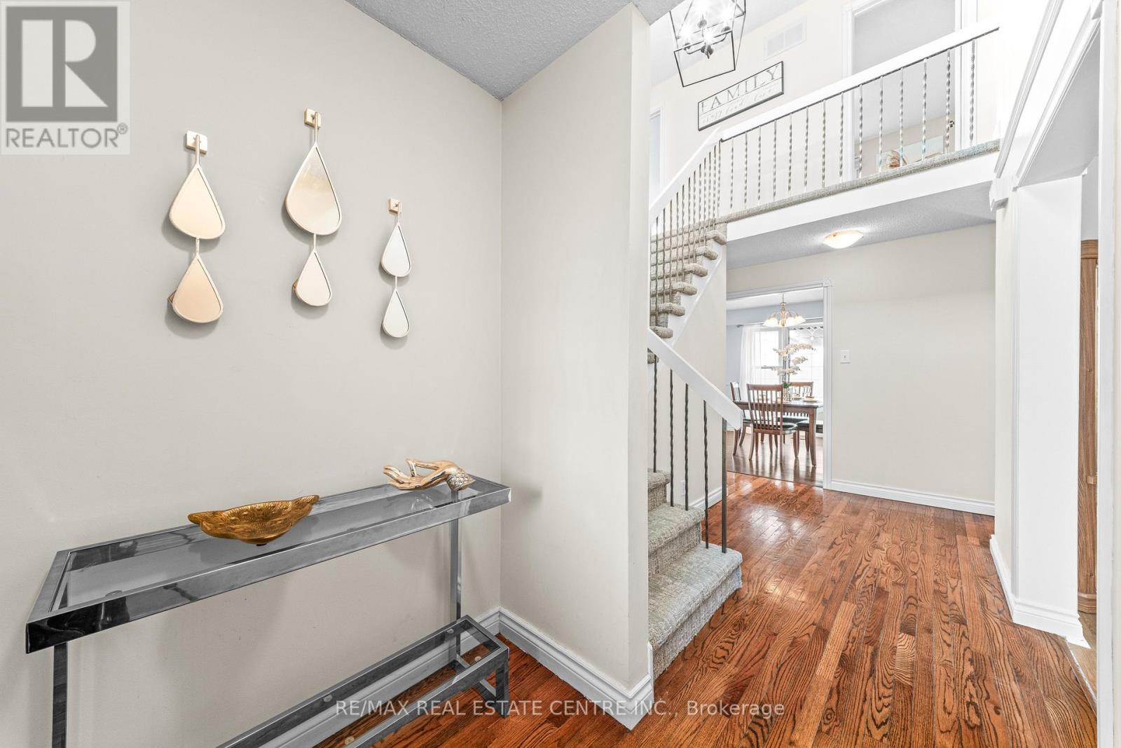 98 Mikado Crescent, Brampton, Ontario  L6S 3R7 - Photo 7 - W13094486