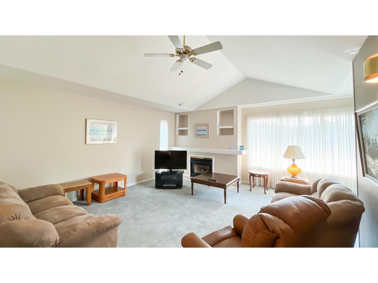 105 10172 141 Street, Surrey, British Columbia  V3T 4P6 - Photo 4 - R3120053
