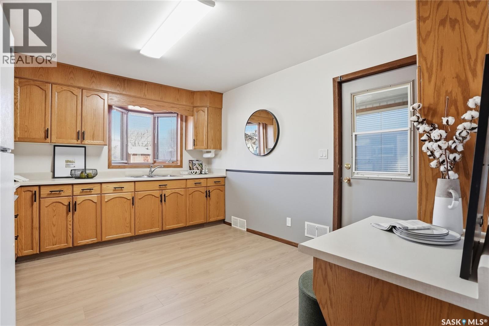 906 I Avenue S, Saskatoon, Saskatchewan  S7M 1Z4 - Photo 11 - SK035167