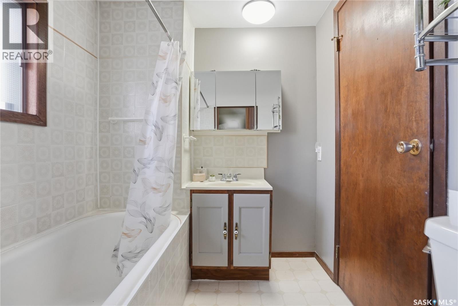 906 I Avenue S, Saskatoon, Saskatchewan  S7M 1Z4 - Photo 29 - SK035167