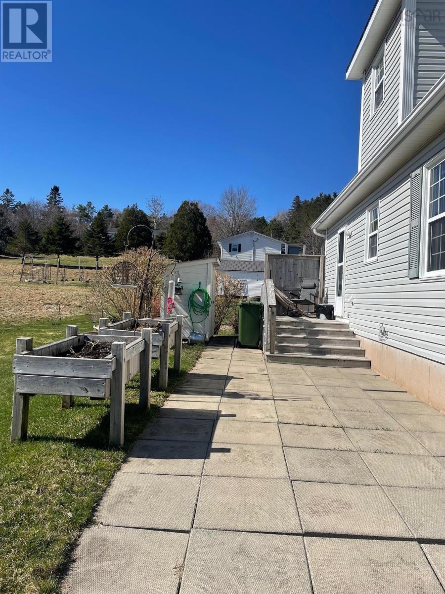 63 Knickle Road, Lunenburg, Nova Scotia  B0J 2C0 - Photo 5 - 202608022