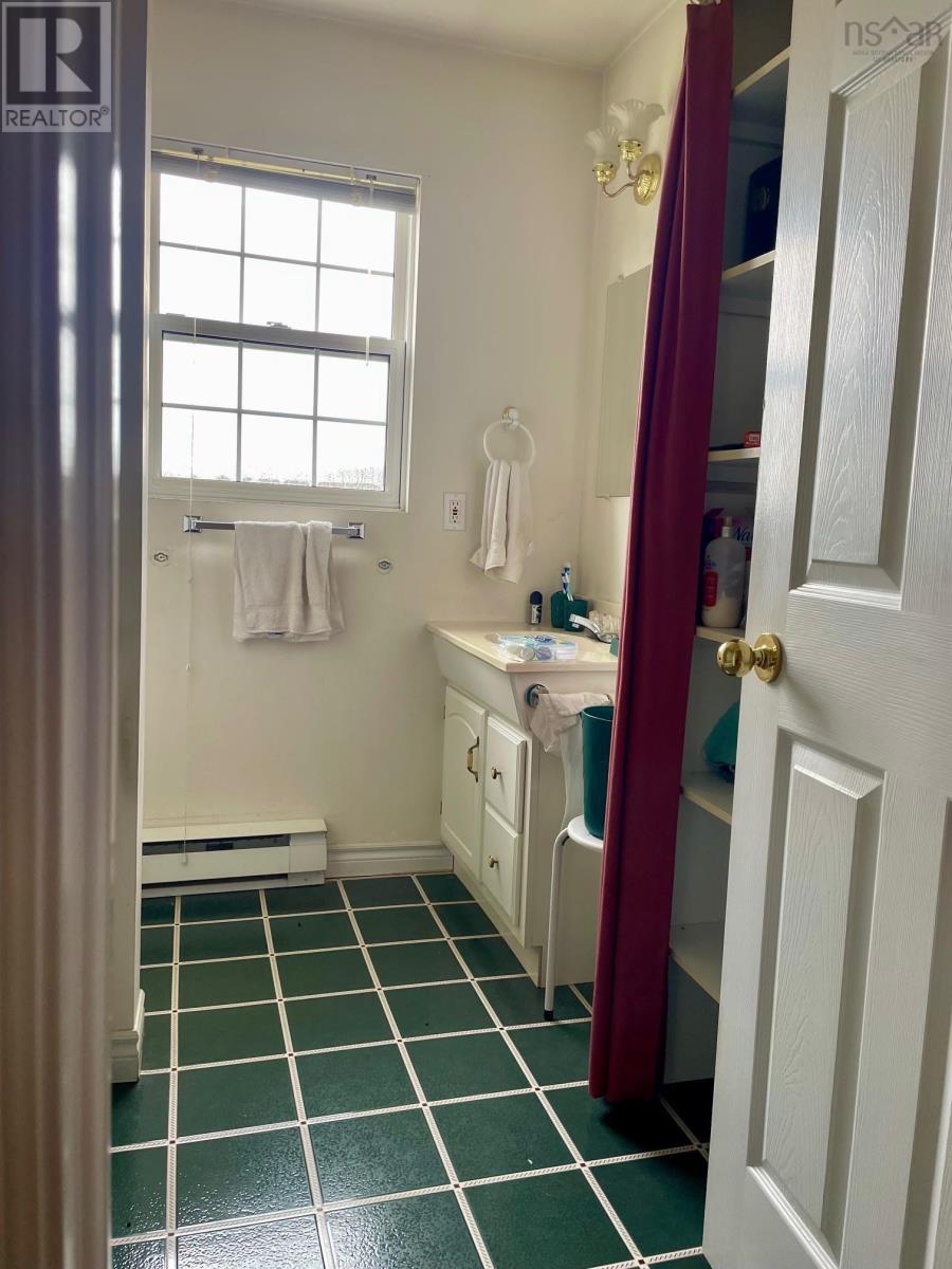 63 Knickle Road, Lunenburg, Nova Scotia  B0J 2C0 - Photo 21 - 202608022