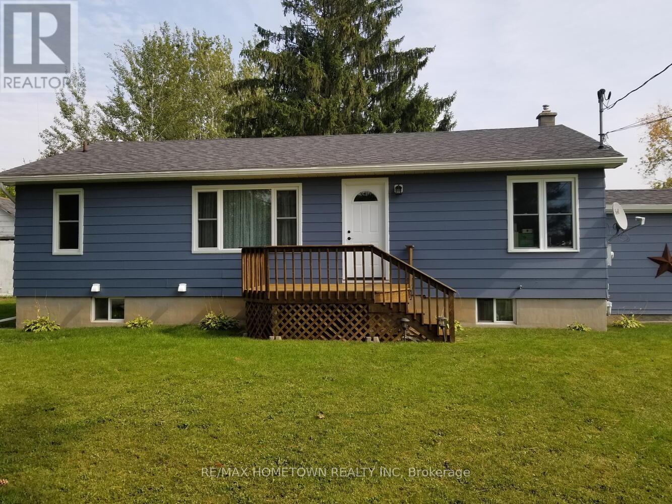 1229 Hallecks Road S, Elizabethtown-Kitley, Ontario  K6V 5T3 - Photo 2 - X12662780