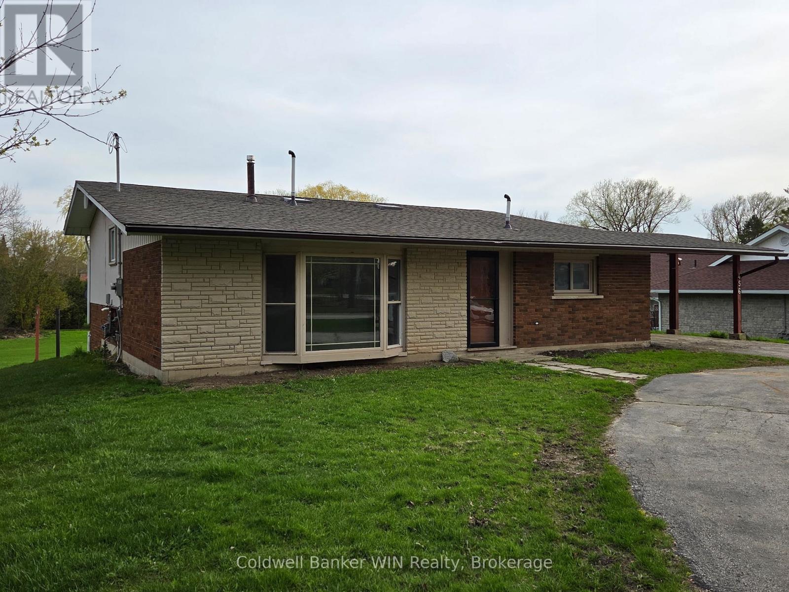 456 Queen Street W, Wellington North, Ontario  N0G 2L3 - Photo 3 - X13093010