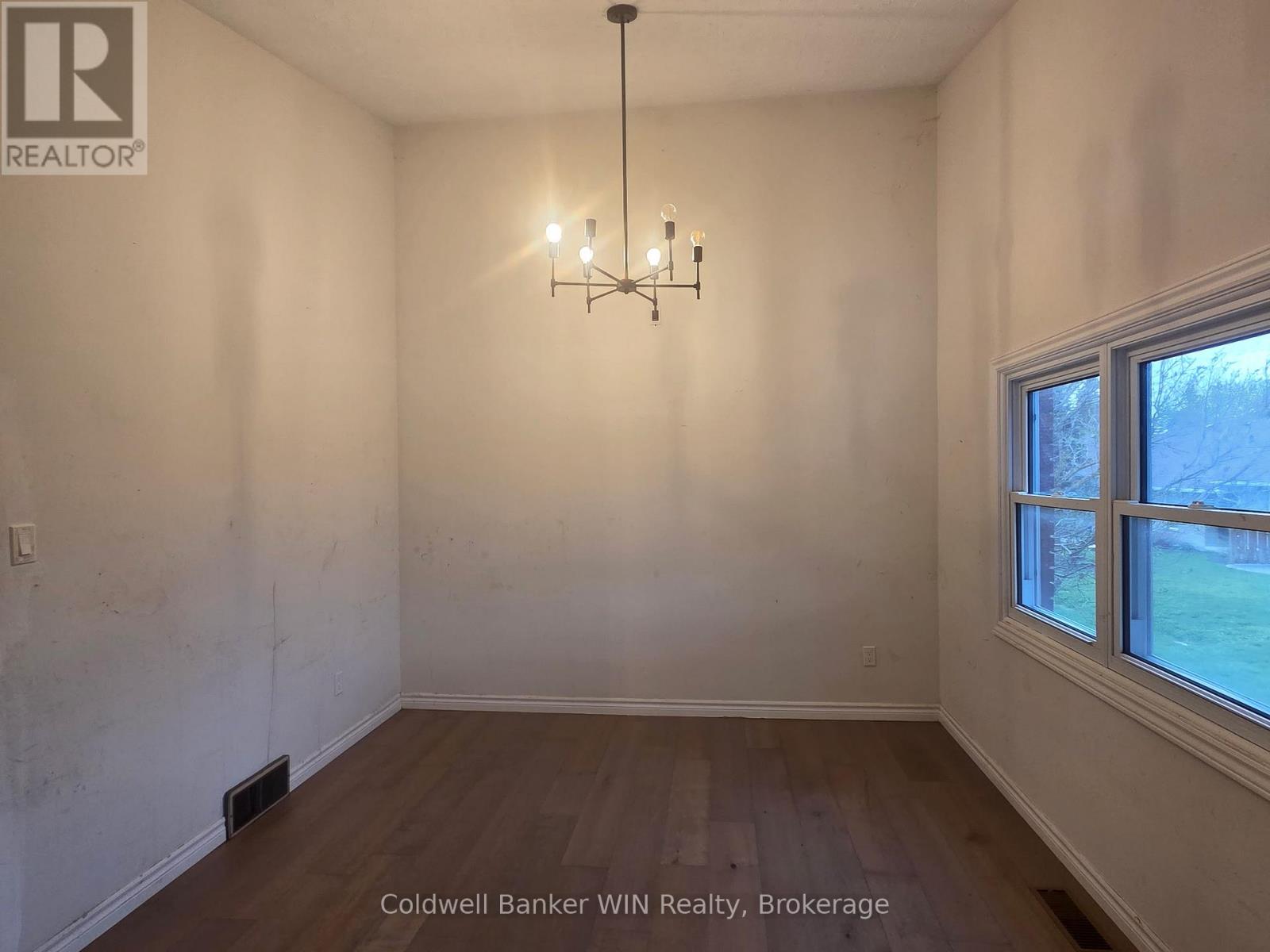 456 Queen Street W, Wellington North, Ontario  N0G 2L3 - Photo 7 - X13093010