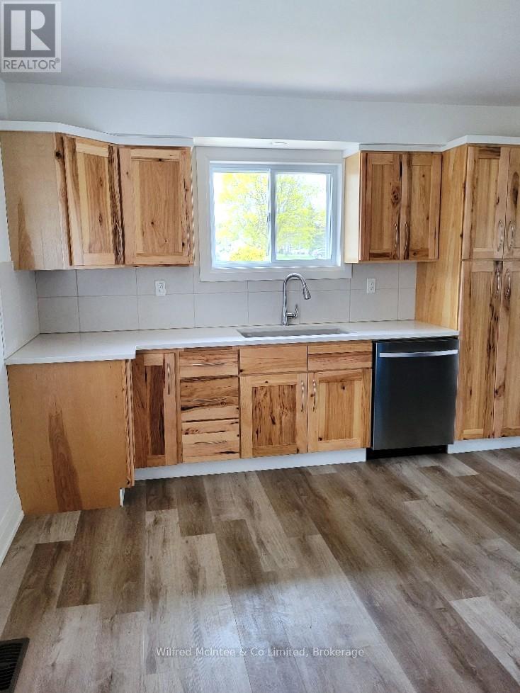278 Queen Street S, West Grey, Ontario  N0G 1R0 - Photo 2 - X13093116