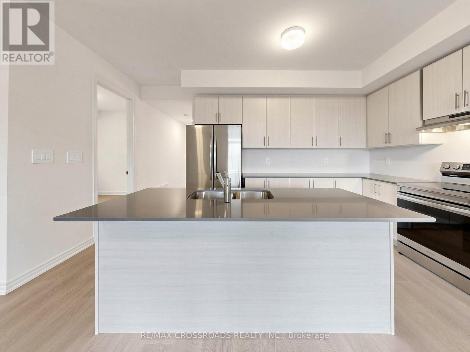 2nd Flr - 102 Donald Cameron Crescent, Clarington, Ontario  L1E 0M4 - Photo 10 - E13088944