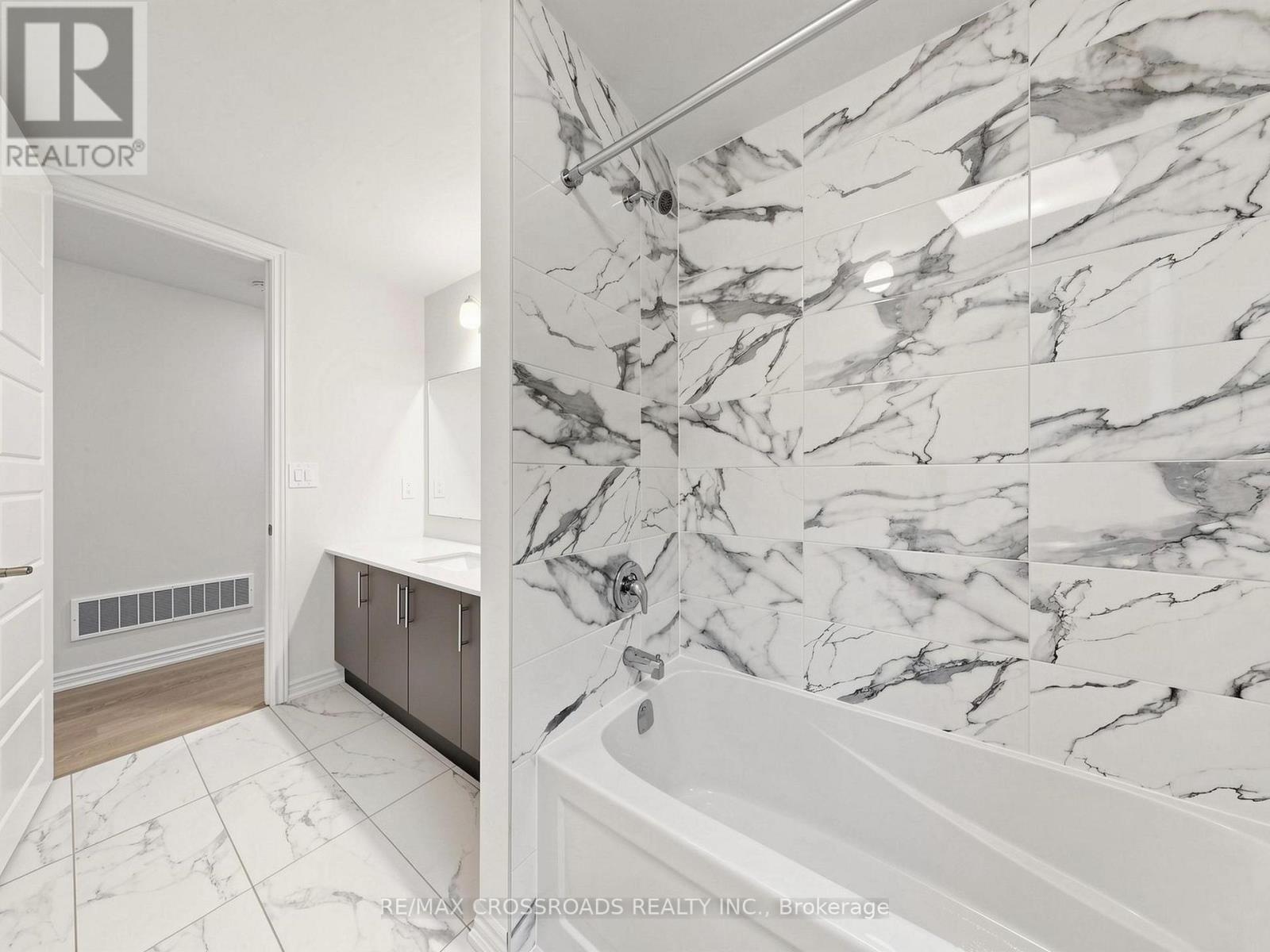 2nd Flr - 102 Donald Cameron Crescent, Clarington, Ontario  L1E 0M4 - Photo 27 - E13088944