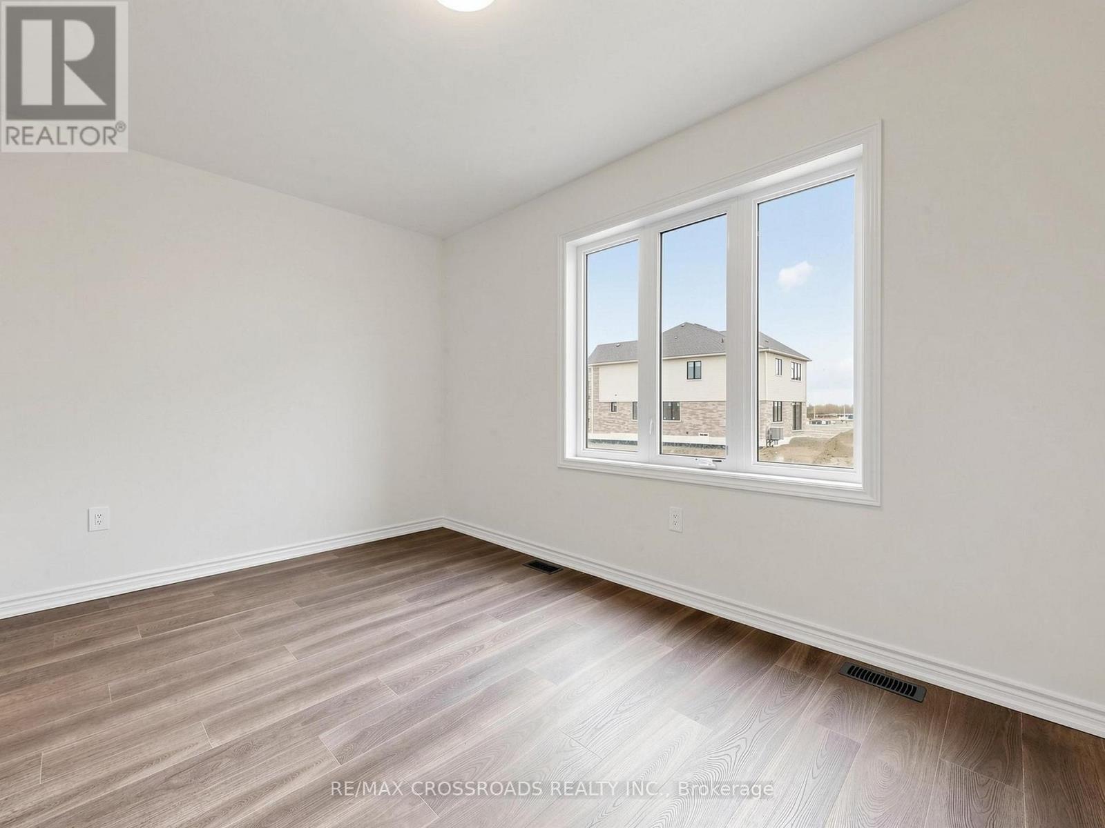 2nd Flr - 102 Donald Cameron Crescent, Clarington, Ontario  L1E 0M4 - Photo 40 - E13088944