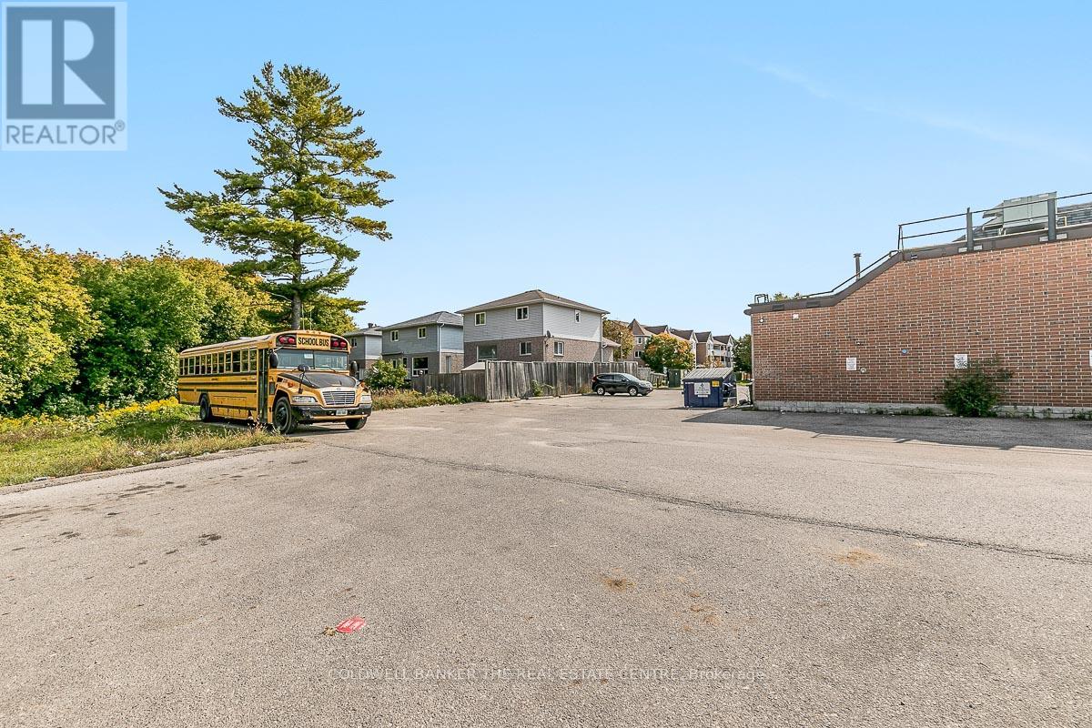 19423 Yonge Street, East Gwillimbury, Ontario  L9N 1L8 - Photo 7 - N12630978