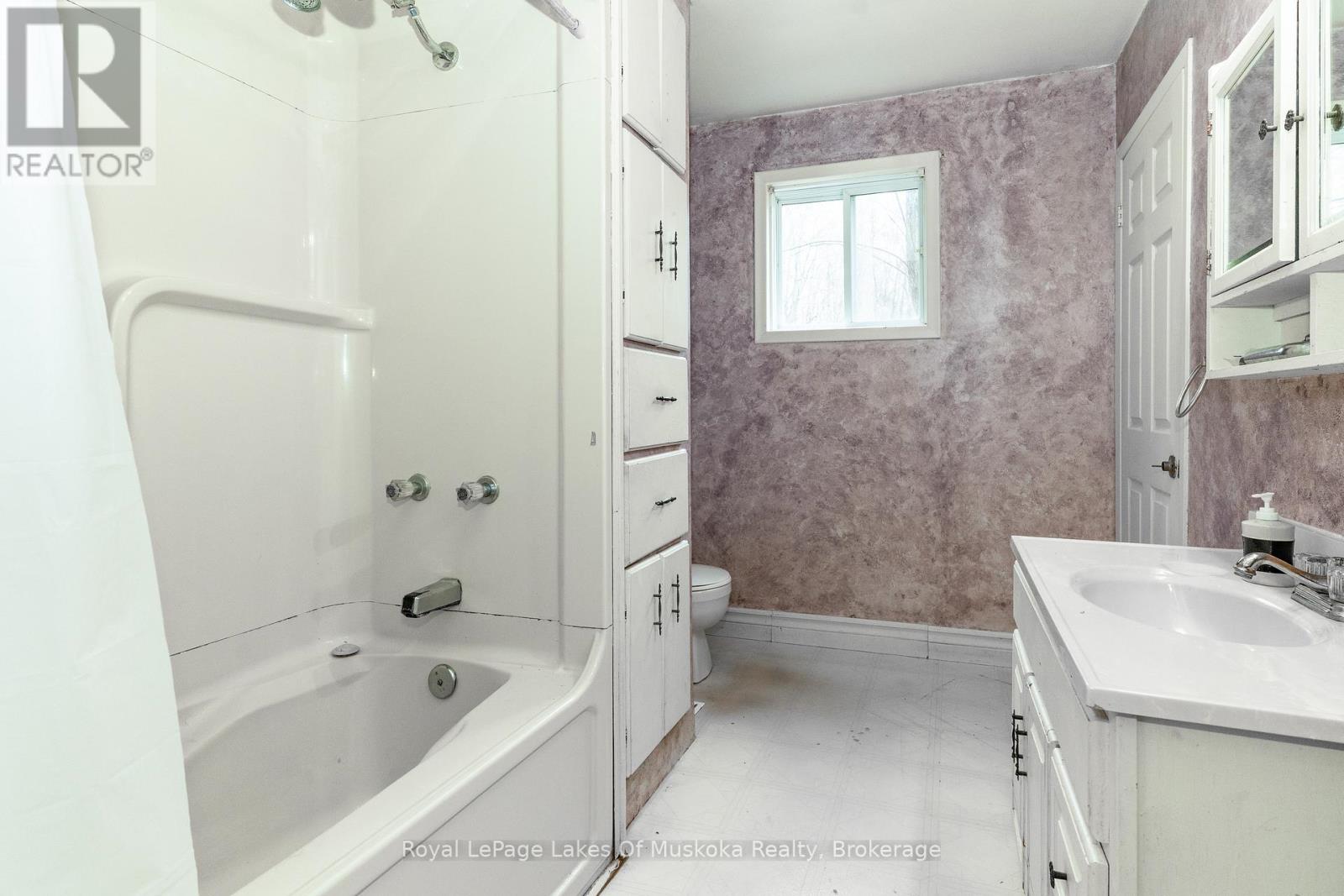 88 North Deer Lake Road, Huntsville (Stephenson), Ontario  P0B 1L0 - Photo 25 - X13094672