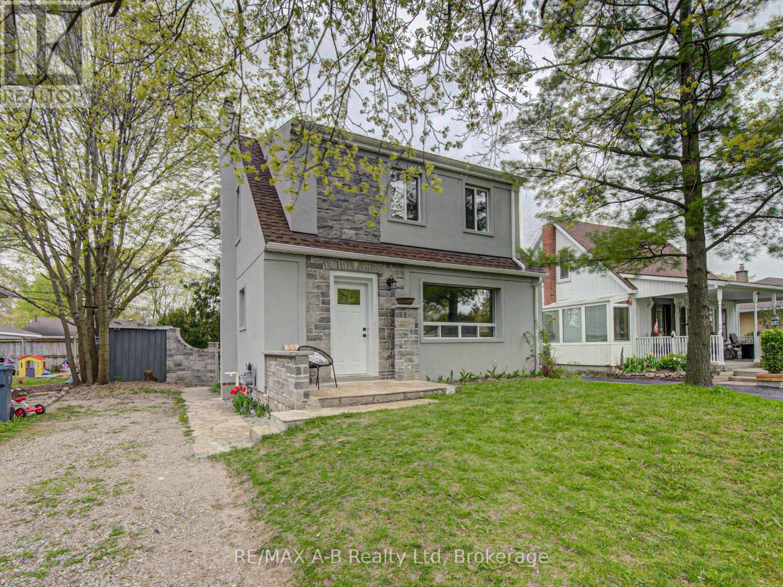 34 SOMERSET STREET, stratford, Ontario